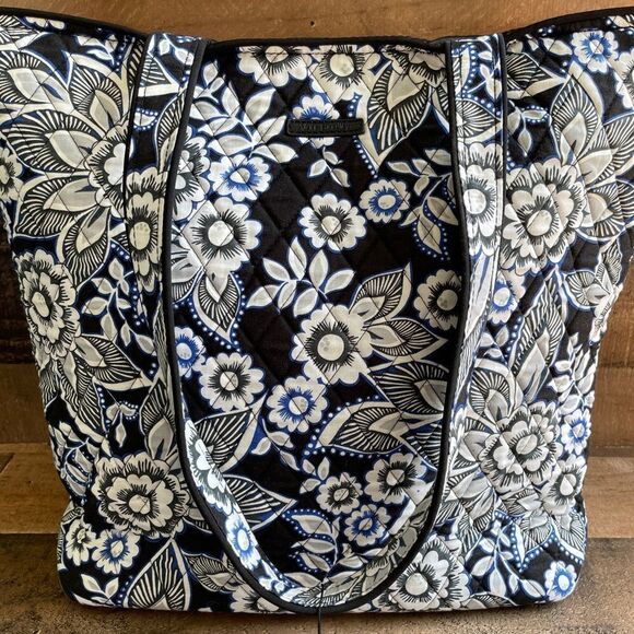 Vera Bradley Signature Iconic Tote Bag In Snow Lotus New Without Tags - Picture 4 of 15